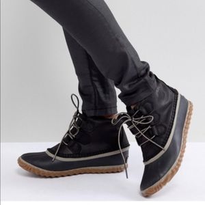 • Sorel • Out N About Winter Boots Black Gray 8